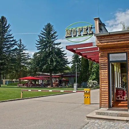 Motel Dlouha Louka 3* צ'סקה בודיוביצה